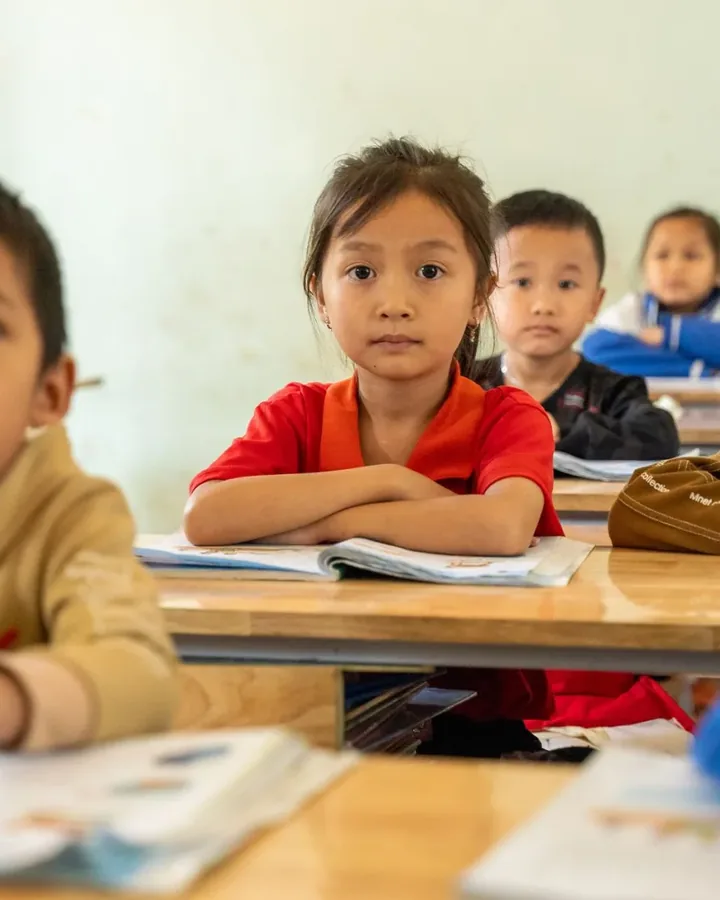 Giảng viên chữa bài